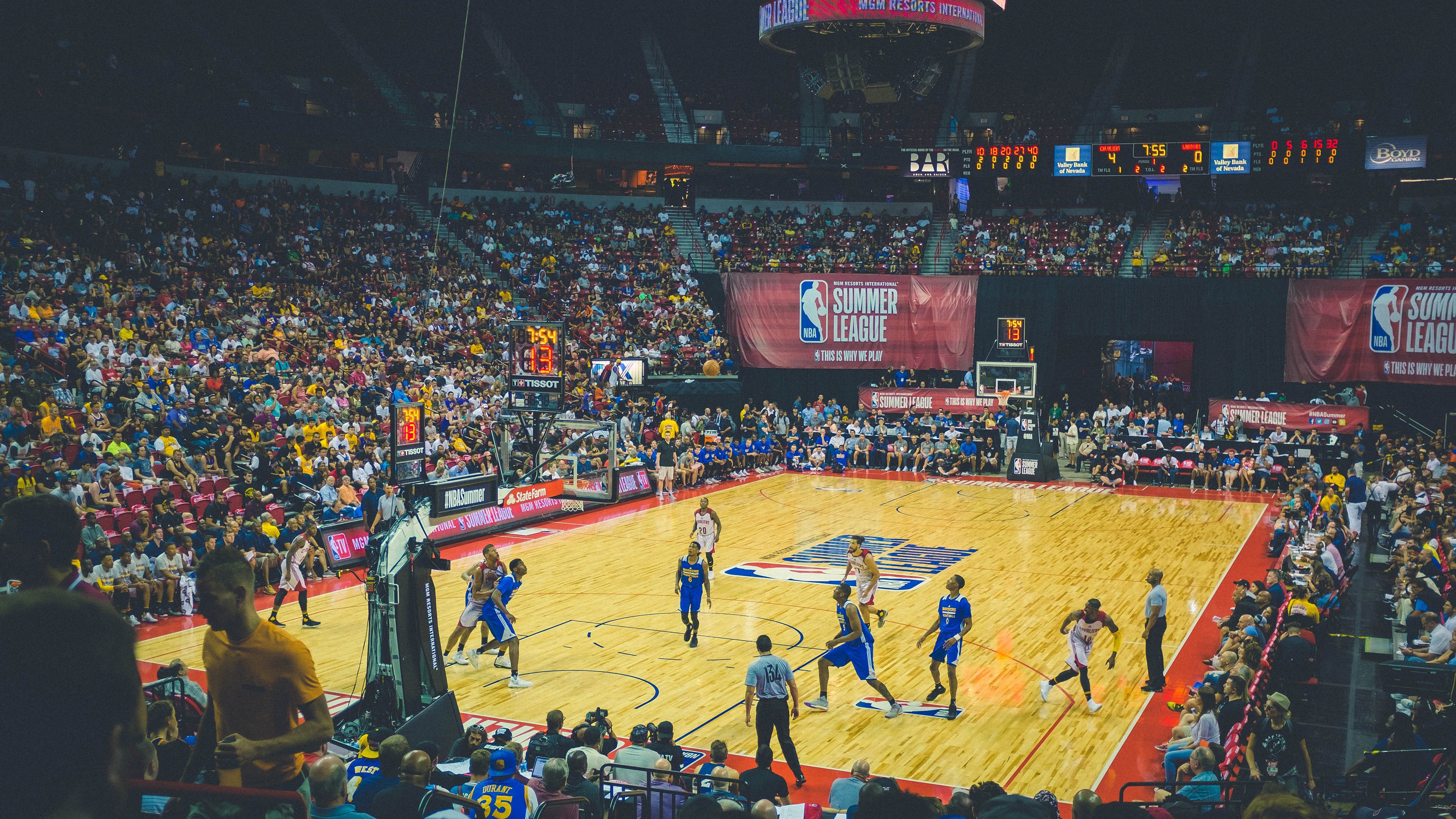 球迷狂欢：现场气氛最高的五大战役推荐，主场气氛最好的球队